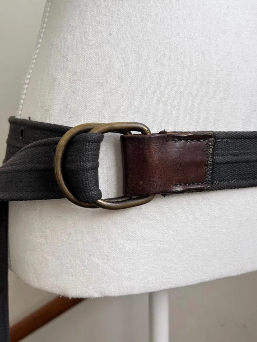 Vintage Abercrombie & Fitch grommet belt